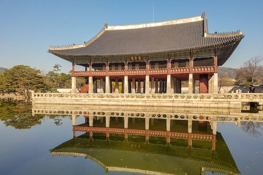 Seoul: Gyeongbok Palace and Bukchon Hanok Walking Tour - What the $88 price really buys