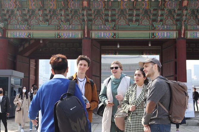 Seoul Highlights & Hidden Gems Tours by Locals: Private + Custom - Gyeongbokgung Palace and the hanbok moment