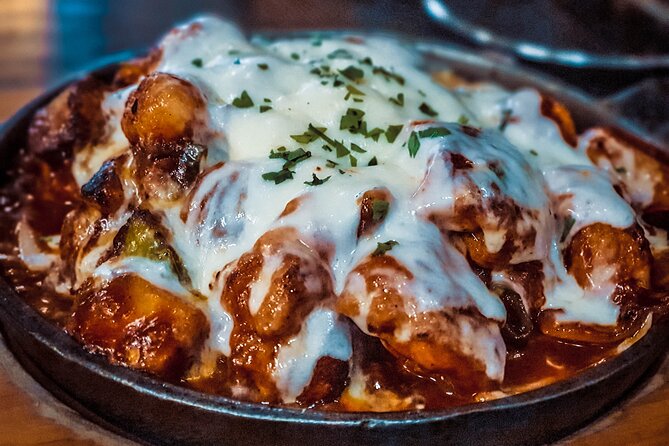 Seoul: Korean Chicken & Beer Night Tour with Local Hidden Gems - What the evening feels like in practice
