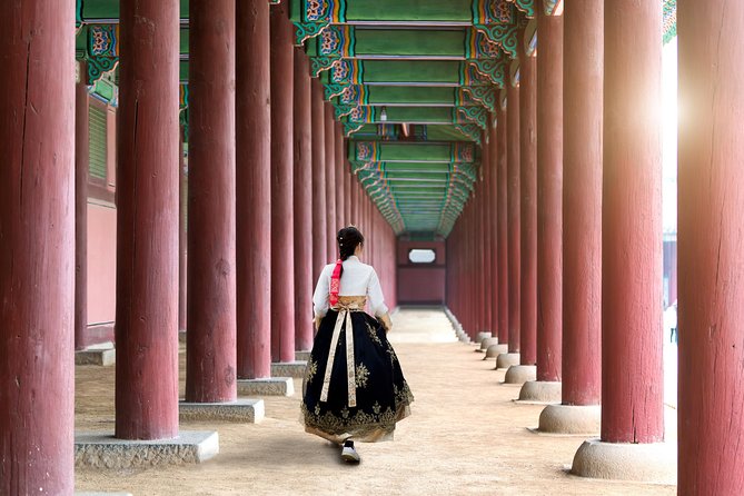 Seoul Like a Local: Private & Personalized Experience (2-3 hours) - COEX Mall, food, and questions over a meal
