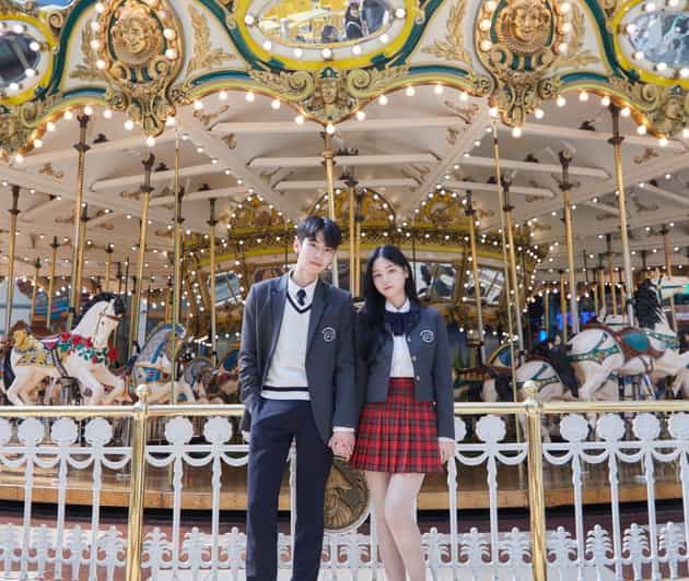Seoul: Lotte World 1 Day Pass & Korean School Uniform Rental - Timing the visit without losing the best parts