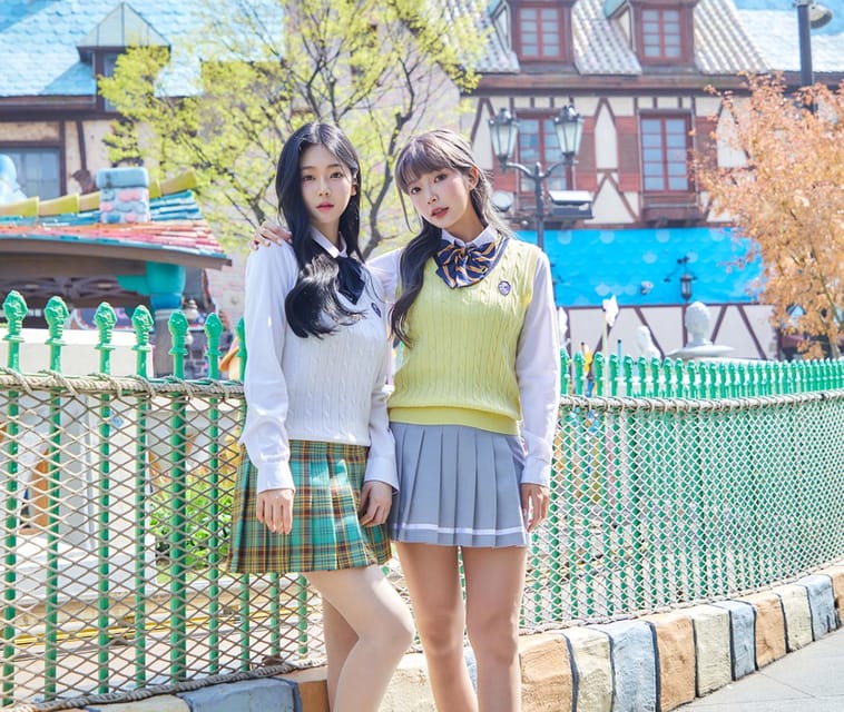 Seoul: Lotte World 1 Day Pass & Korean School Uniform Rental - Who should choose this experience?