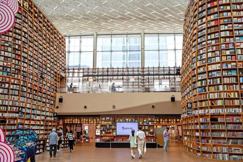 Seoul: Max Out Must Visit City Highlights Panoramic Day Tour - Jamsil and COEX deliver the modern city contrast