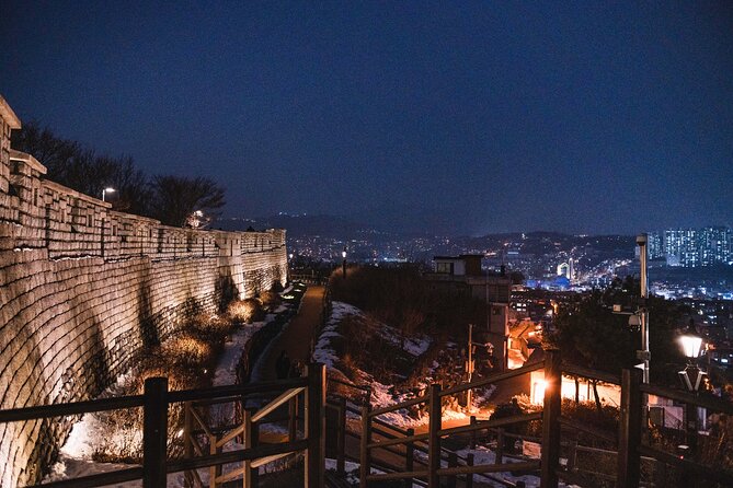 Seoul moonlight walking tour with local historian - Who should book this evening walk