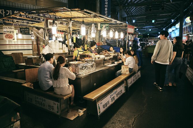 Seoul Night Palace & Market Food Tour with Vehicle - A calmer finish at Jogyesa Temple