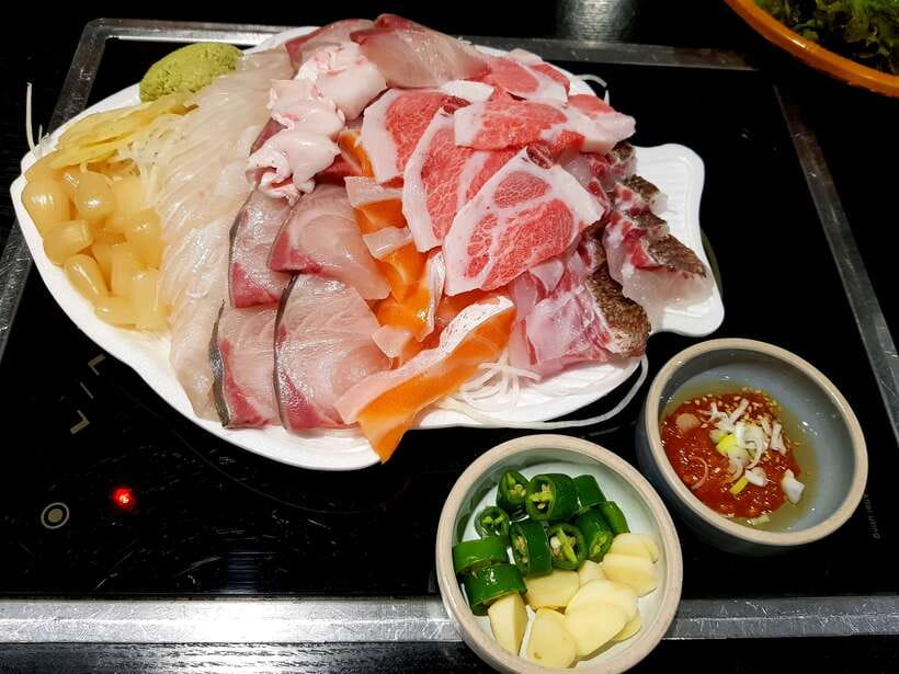 Seoul: Noryangjin Fish Market Dinner - Choosing seasonal seafood with a guide