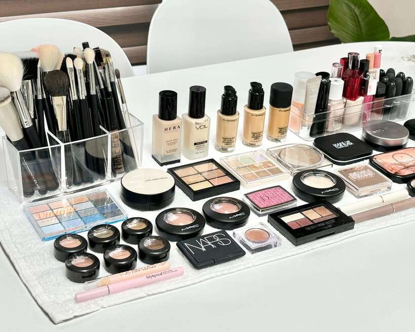 Seoul: Personalized Korean-style Makeup Experience - English instruction and a private setting