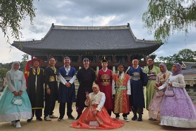 Seoul Private 4 Hour Tour with A Korean Buddy - Namsan Tower and Dongdaemun Design Plaza