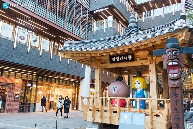 Seoul Private Tour: Palace, Bukchon, Insadong & Han River Cruise - Jogyesa Temple in the city center