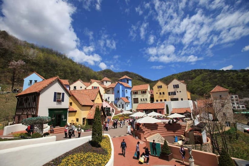 Seoul: Private Tour to Nami Island, Garden, Petite France - Crossing to Nami Island by ferry