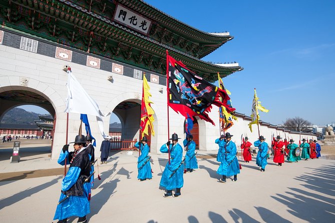 Seoul Private Tour with hidden gem of Seoul - A full Seoul introduction from 9 a.m. to evening