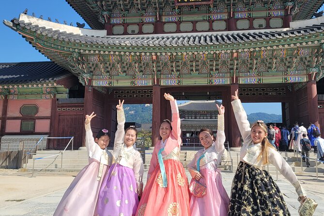 Seoul Private Tour with hidden gem of Seoul - Myeongdong for street food and shopping