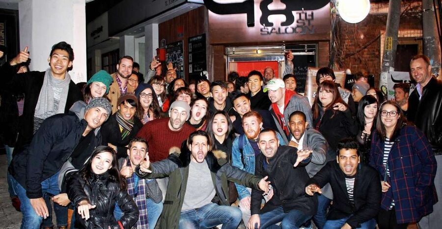 Seoul: Pub Crawl - Guides make the difference in a large group
