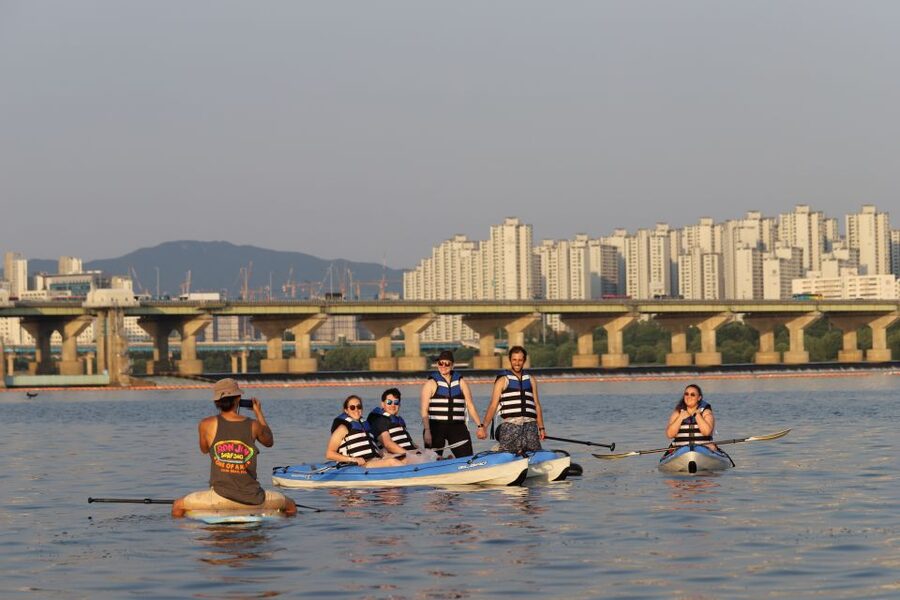 Seoul: Stand Up Paddle Board (SUP) & Kayak in Han River - About 90 minutes of paddling time