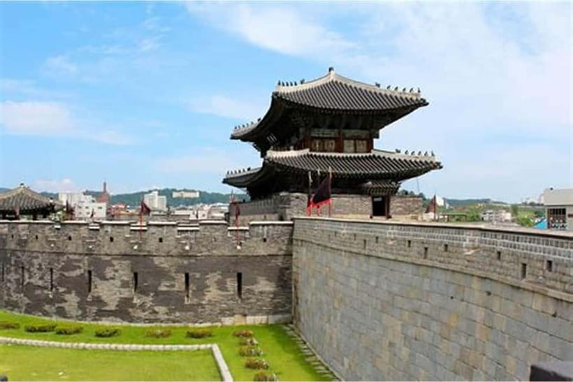 Seoul: Suwon Hwaseong, Folk Village, & Starfield Library - Is $56 a good value?