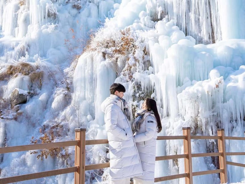 Seoul: Vivaldi Park Winter Ski with Eobi Ice Valley Day Tour - Seoul departures and the long ride to Gangwon Province