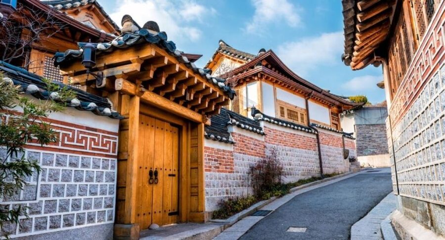 Seoul Your Way: Private Custom Experience with a Local Guide - Food, tickets, and the real price