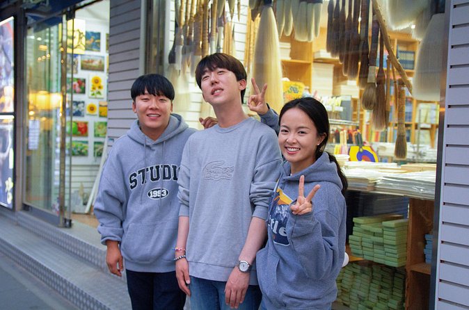 Small Group (7pax) Seoul Tour with Pickup/Dropoff (No Shopping) - A quiet pause at Jogyesa Temple