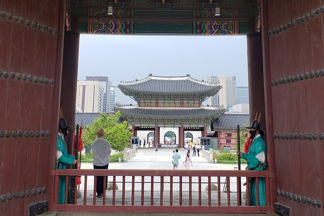 (Small Group) Palace & Seoul Old Town Highlights - Finishing among the hanok lanes of Bukchon
