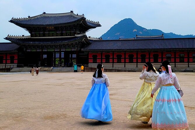 (Small Group) Palace & Seoul Old Town Highlights - Starting at Anguk Station and Insadong