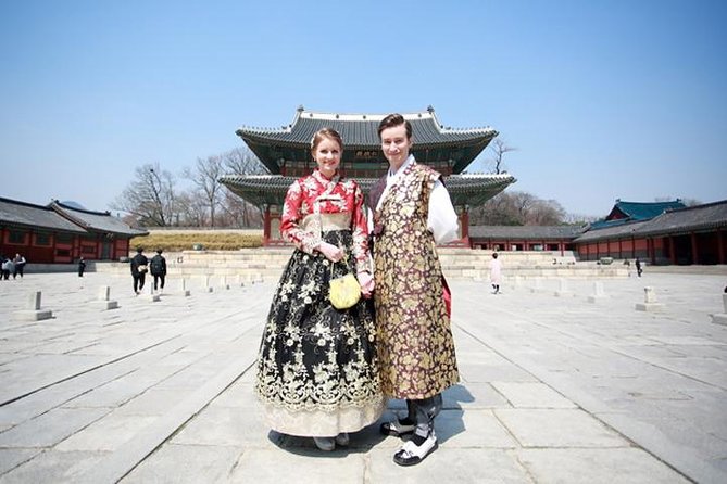 Small Group Seoul Highlight Tour opt. Hanbok & Tea Ceremony - Two hours inside Gyeongbokgung Palace