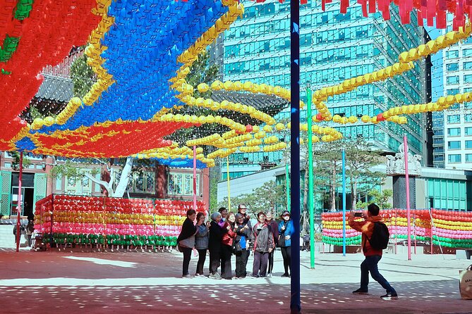 Small-Group Seoul Tour with Gyeongbokgung Palace (hotel pick-up) - Gyeongbokgung Palace takes the largest share of the morning