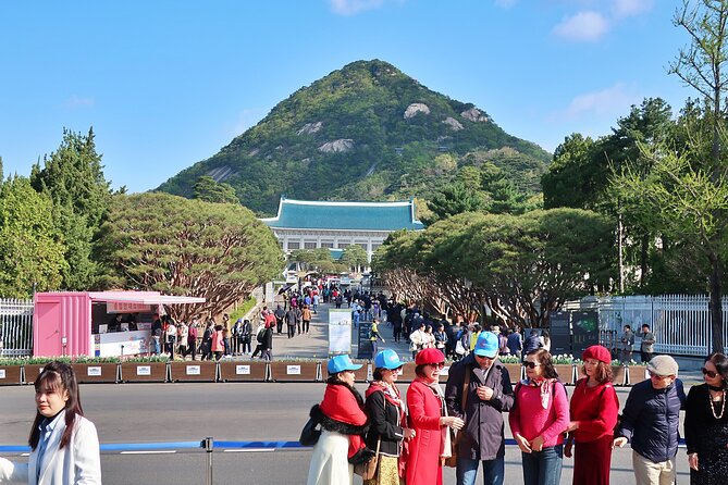 Small-Group Seoul Tour with Gyeongbokgung Palace (hotel pick-up) - The National Folk Museum adds ordinary Korean life