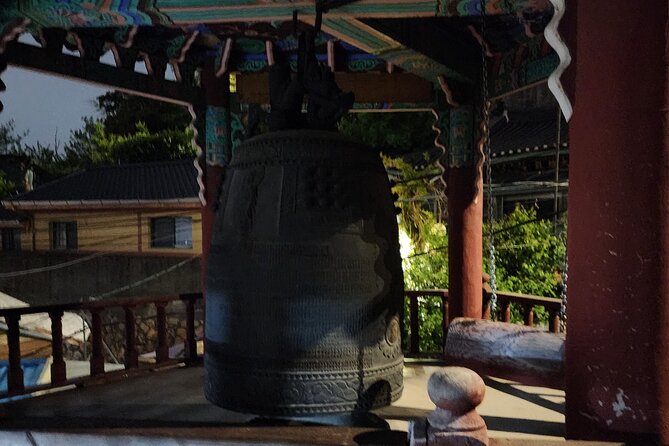Spiritual Adventure : Into Inwangsan and Korean Shamanism - Understanding candles, chants, offerings, and talismans