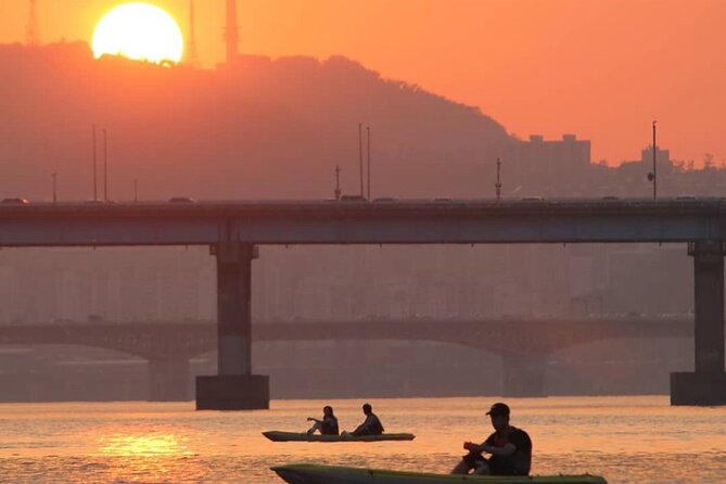 Stand Up Paddle Board (SUP) and Kayak Activities in Han River - Sunset is worth planning, with one warning