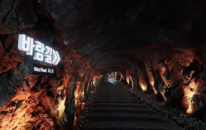 Suwon Hwaseong, Gwangmyeong Cave, & Starfield Library Trip - Going underground at Gwangmyeong Cave
