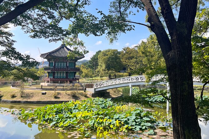 Time Travel in Seoul: Gyeongbokgung Palace, Folk Museum & Bukchon - Why this three-hour Seoul walk works