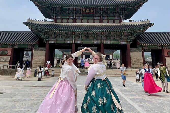 Tour Seoul’s oldest district with a storyteller from Bukchon - Samcheongdong, feng shui, and the struggle for power