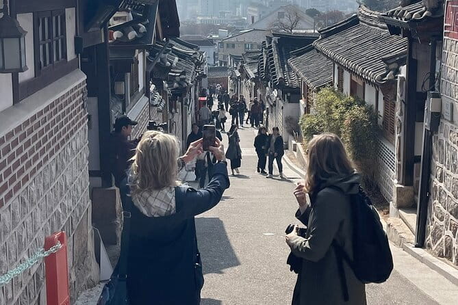 Tour Seoul’s oldest district with a storyteller from Bukchon - Cafe Onion Anguk and three layers of architecture