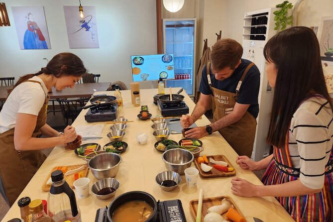 Traditional Korean 6-Dish Cooking Class + Hidden Alley Tour Seoul - Walking Euljiro’s lesser-known alleys after lunch