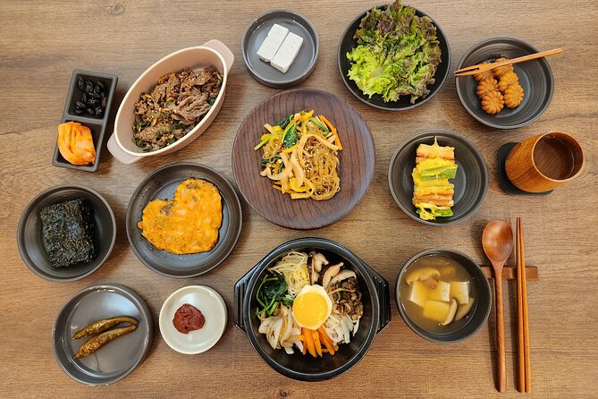 Traditional Korean 6-Dish Cooking Class + Hidden Alley Tour Seoul - Photos, recipes, a quiz, and a small personal touch
