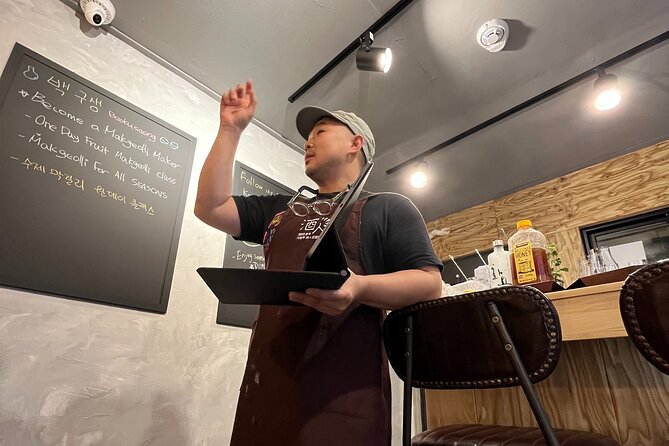 Traditional Soju Class and Makgeolli Tasting in Seoul - Joe’s role in making the class work