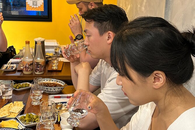 Traditional Soju Class and Makgeolli Tasting in Seoul - Starting with fresh makgeolli