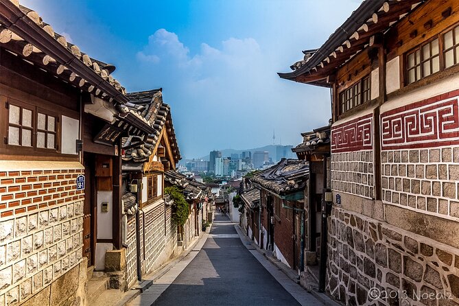 Walking Tour with Gyeongbokgung Palace, Bukchon, Insadong - What the $65 price really buys you