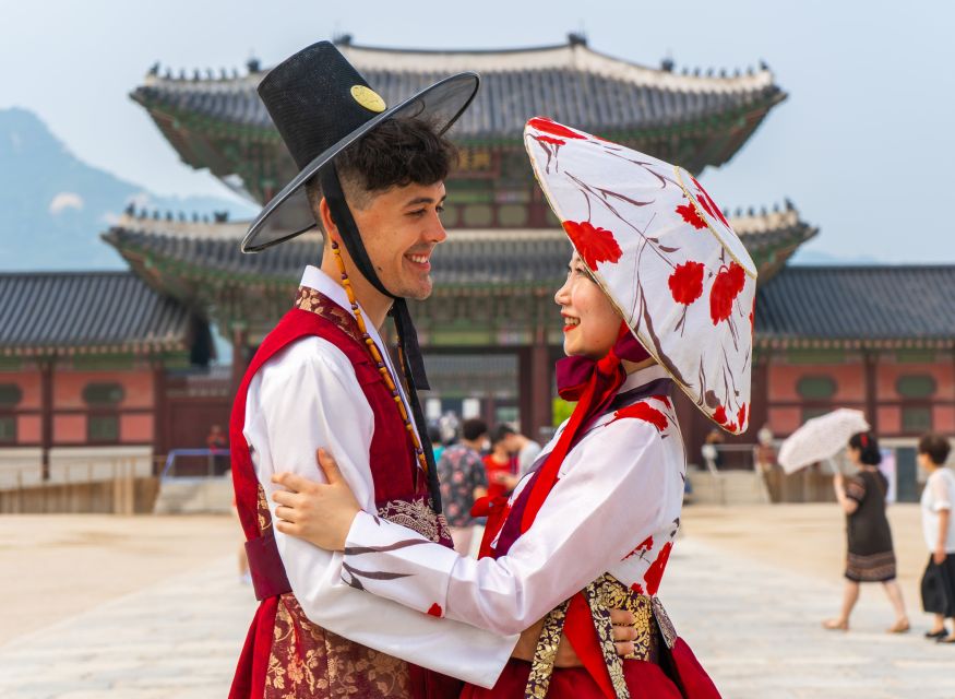 Your Personal Seoul Photographer! - Meeting Gilson at Anguk Station Exit 1